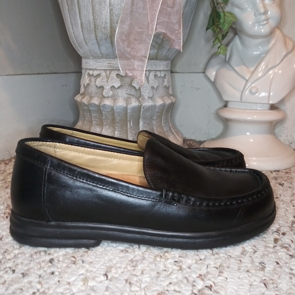 Footprints By Birkenstock Women's Pavia Black Leather Loafers